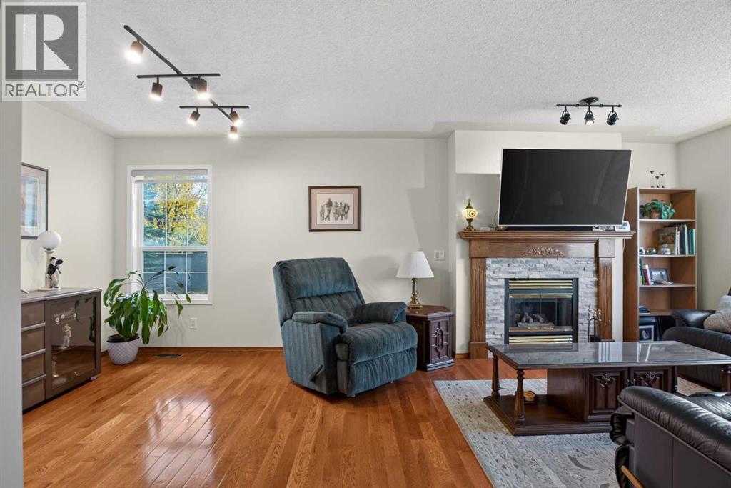 302 Mt Mckenzie Gardens Se, Calgary, Alberta  T2Z 2P9 - Photo 8 - A2350458