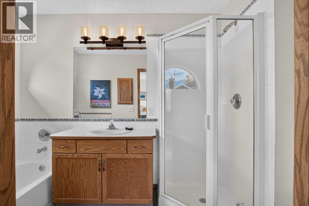 302 Mt Mckenzie Gardens Se, Calgary, Alberta  T2Z 2P9 - Photo 32 - A2350458