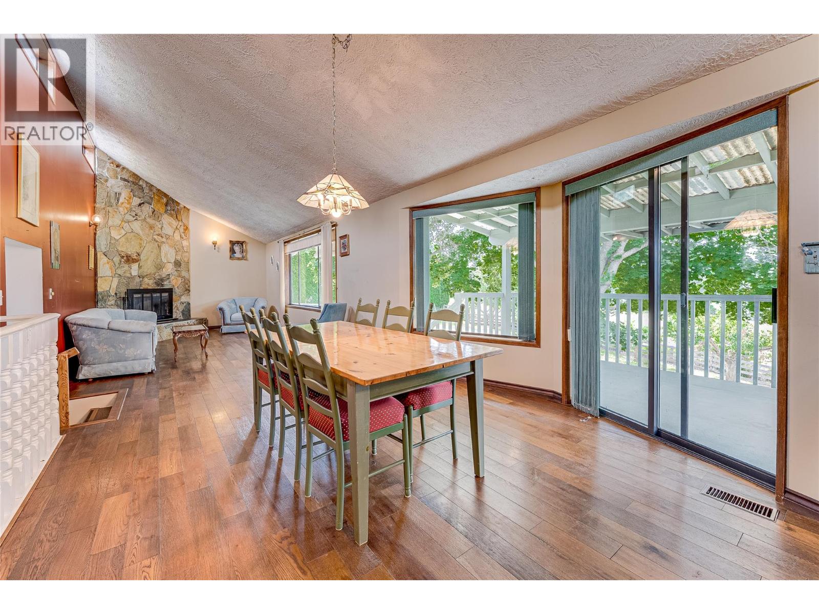 3275 Upper McLeod Road