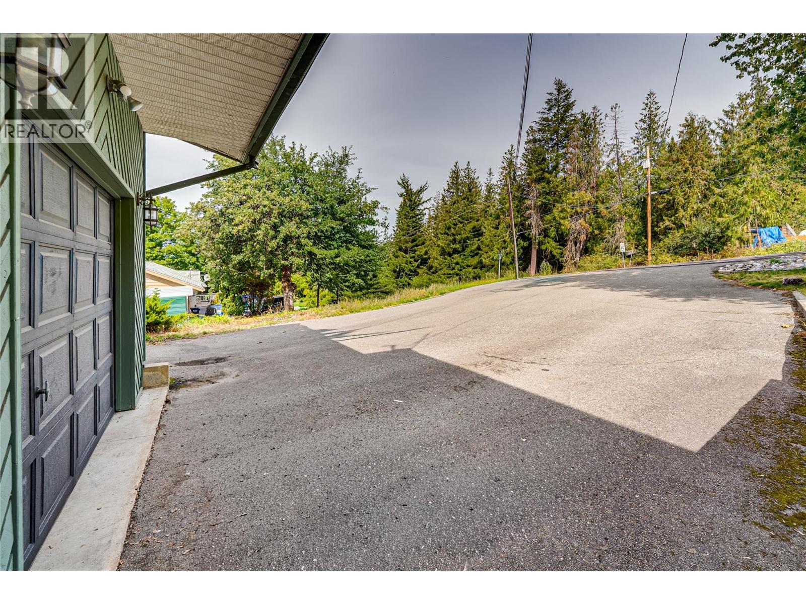 3275 Upper McLeod Road