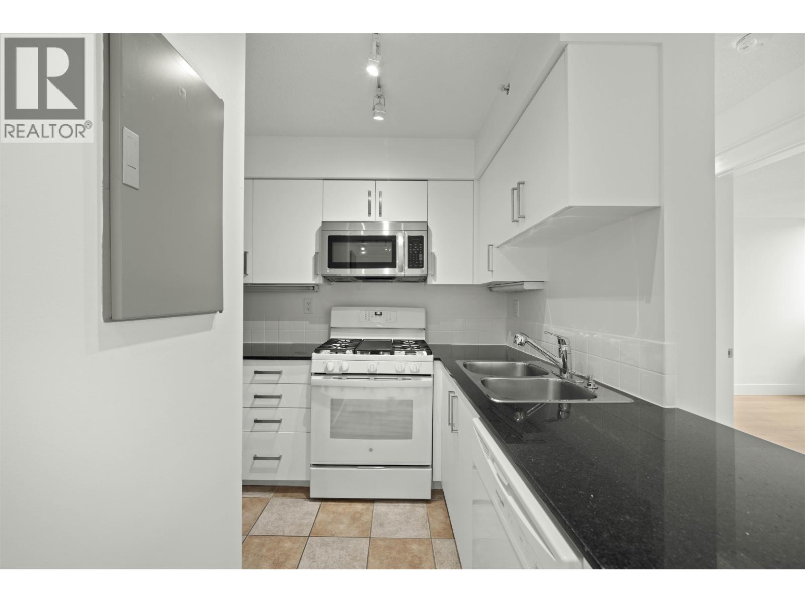 2501 63 KEEFER PLACE