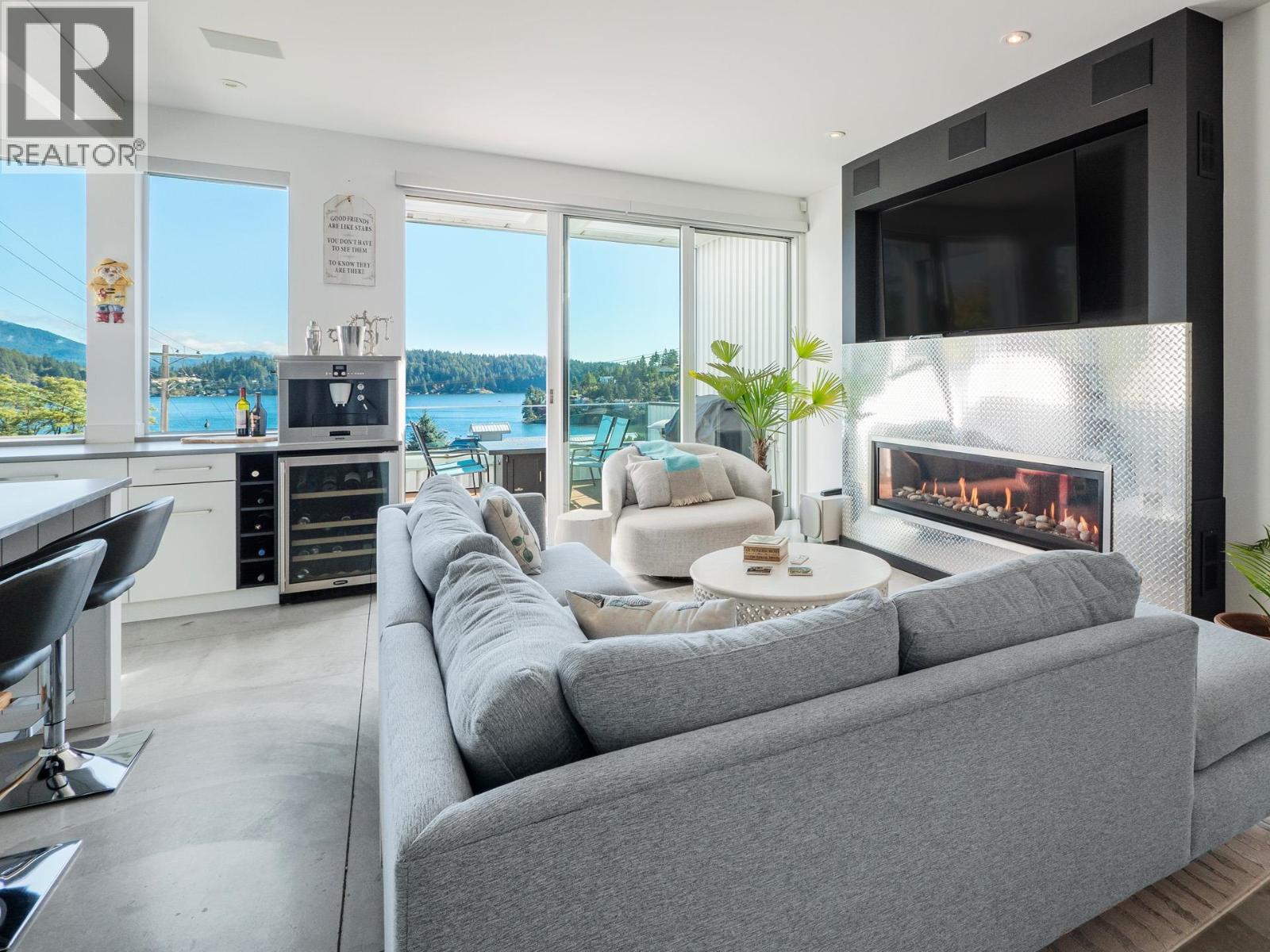 531 S Fletcher Road, Gibsons, British Columbia  V0N 1V9 - Photo 5 - R3173402