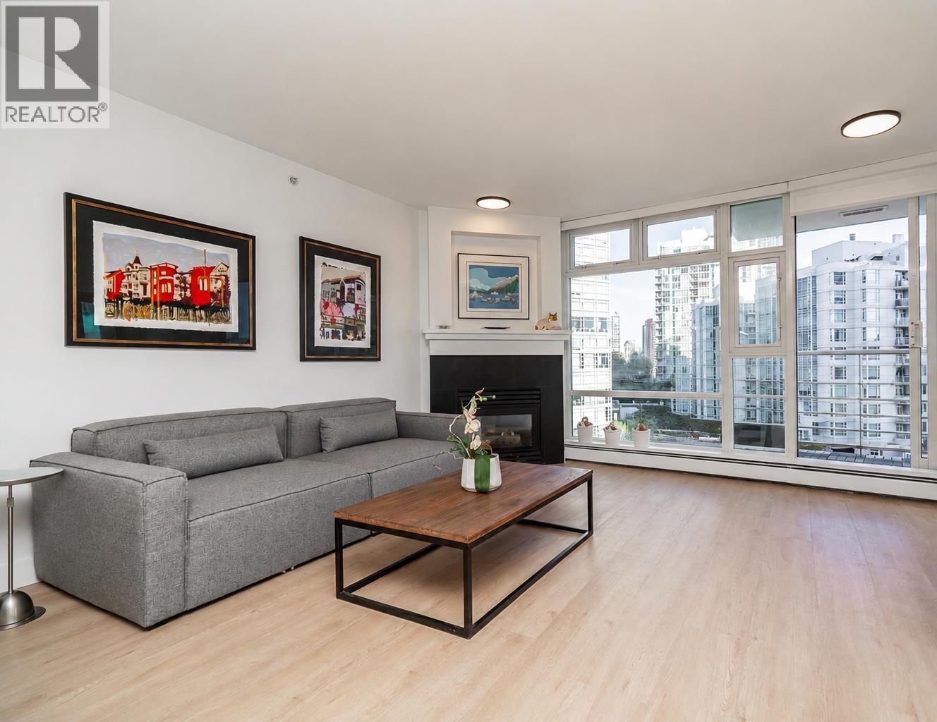 906 189 DAVIE STREET, Vancouver, British Columbia