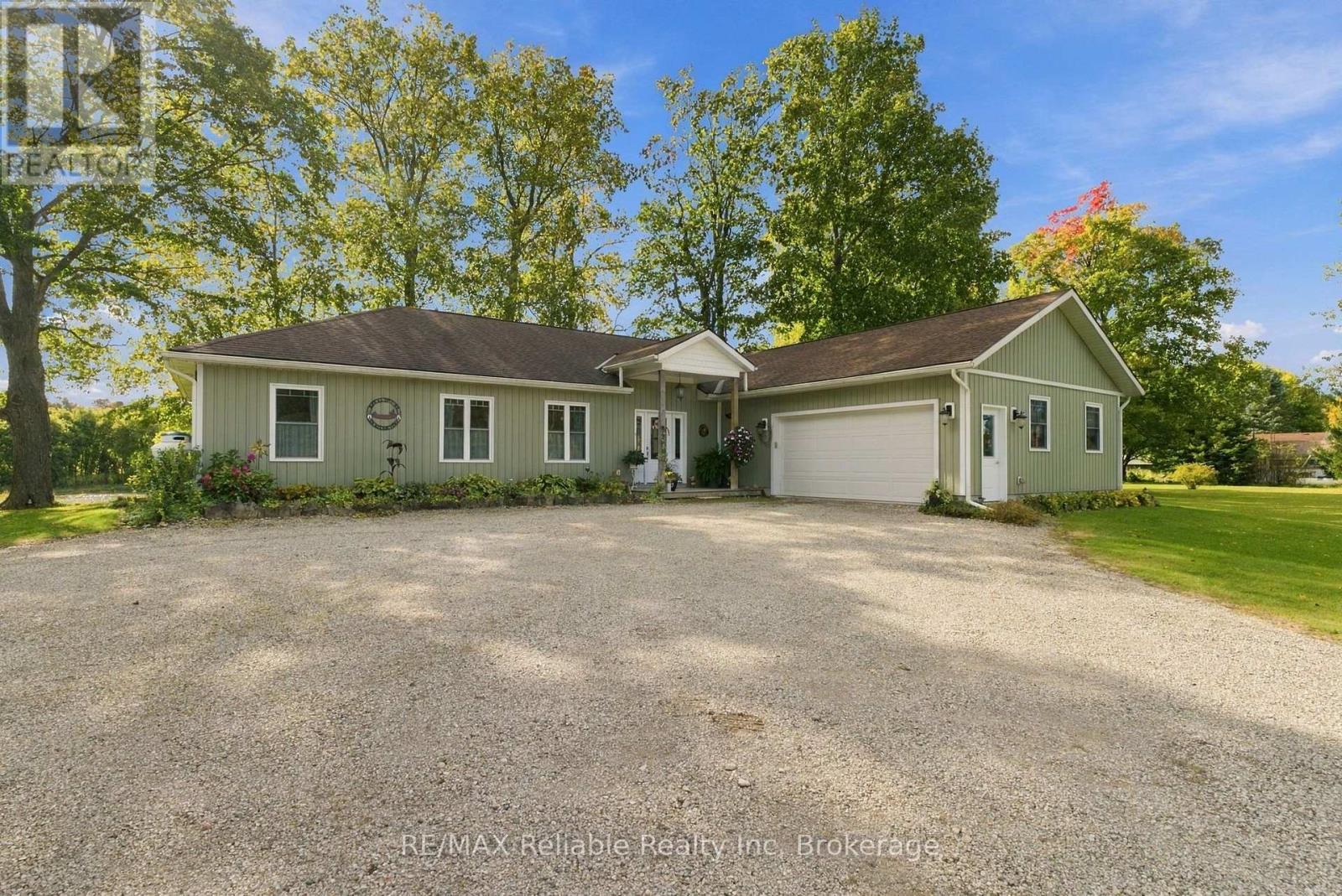37431 Forrester's Line, Central Huron, Ontario N0M 1L0 - Photo 3 - X13872966