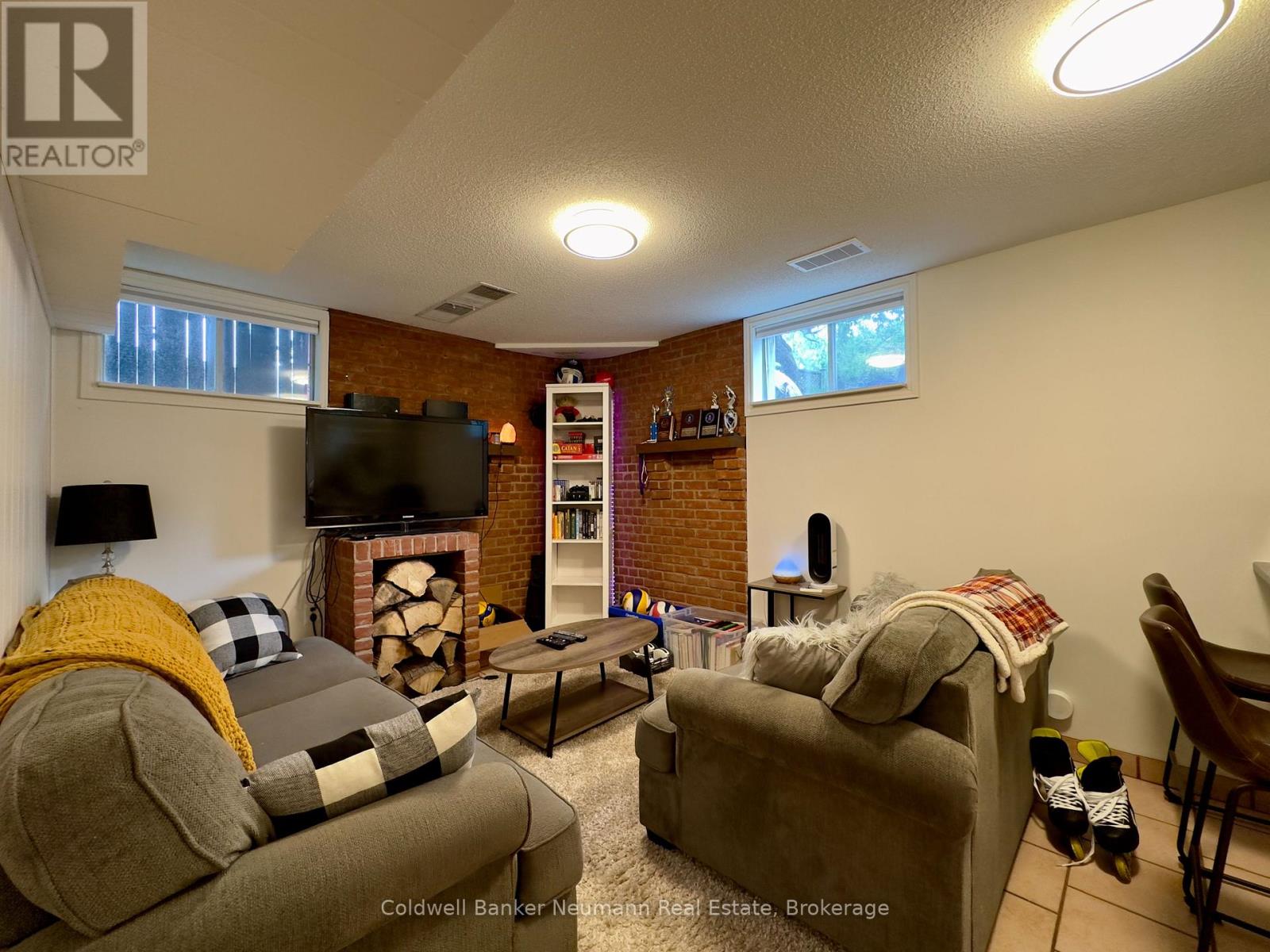 LOWER - 52 RENFIELD STREET, Guelph, Ontario