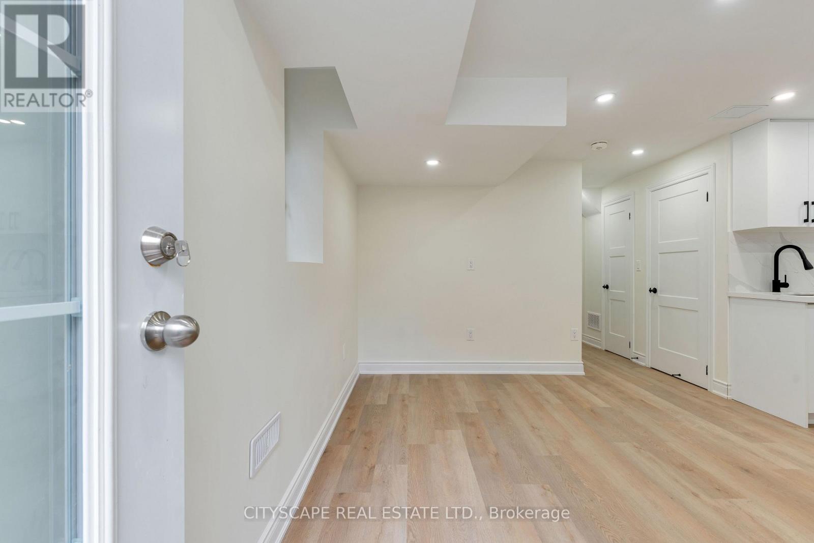 Bsmt - 5623 Longboat Avenue, Mississauga, Ontario L5M 7E5 - Photo 10 - W13872990