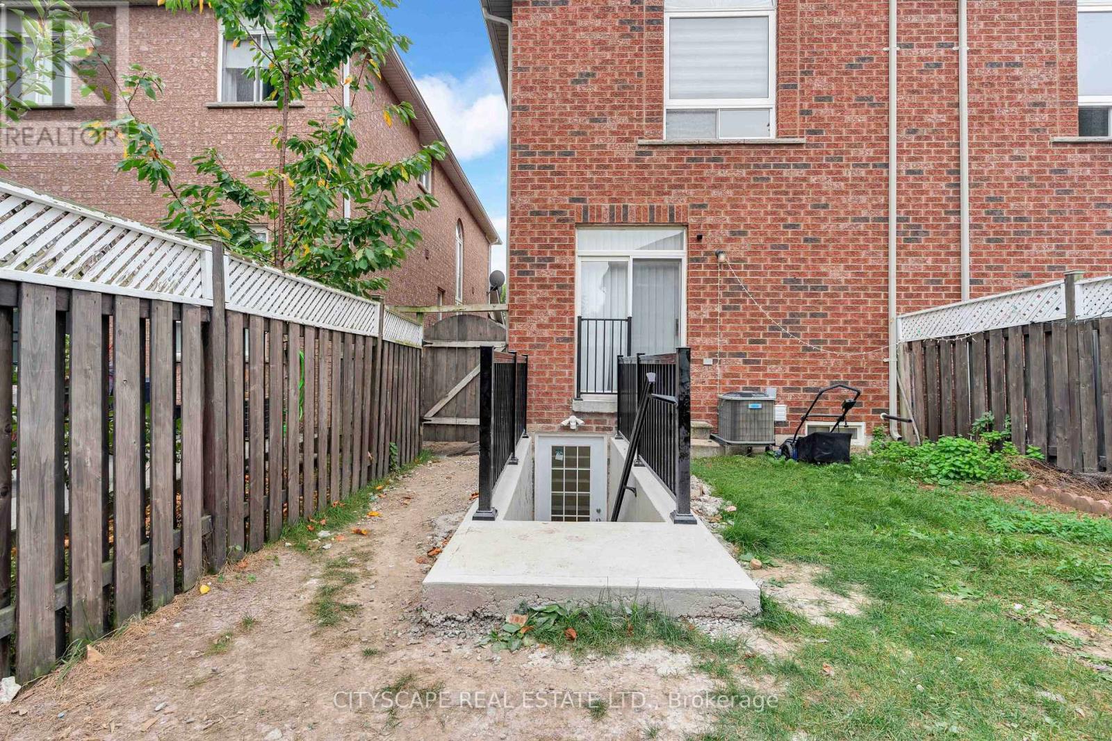 Bsmt - 5623 Longboat Avenue, Mississauga, Ontario  L5M 7E5 - Photo 26 - W13872990