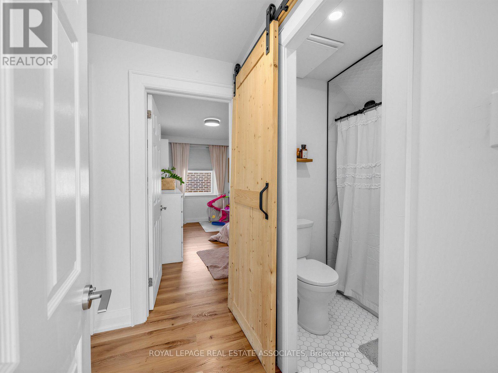 36 Jodphur Avenue, Toronto, Ontario  M9M 2J4 - Photo 20 - W13873042