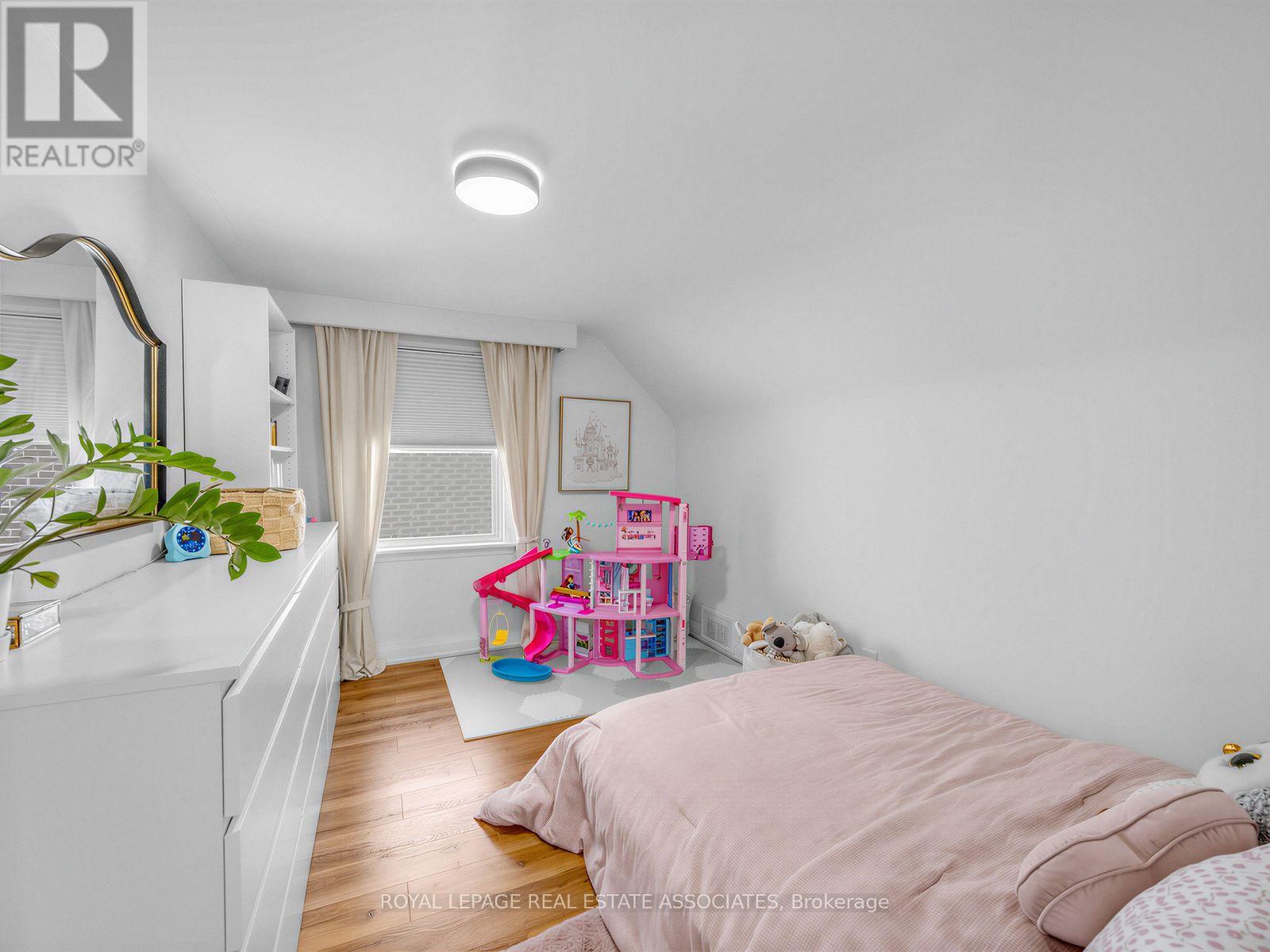 36 Jodphur Avenue, Toronto, Ontario  M9M 2J4 - Photo 25 - W13873042