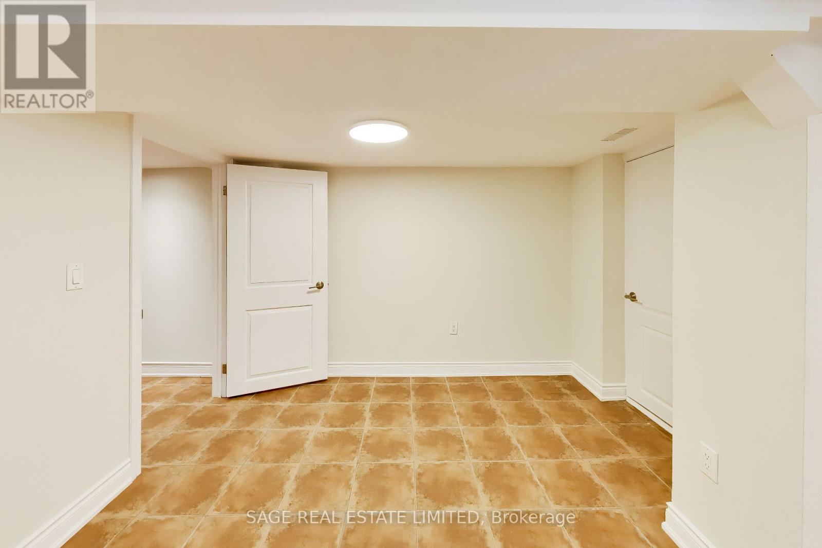Main - 32 Castleton Avenue, Toronto, Ontario  M6N 3Z5 - Photo 19 - W13873048