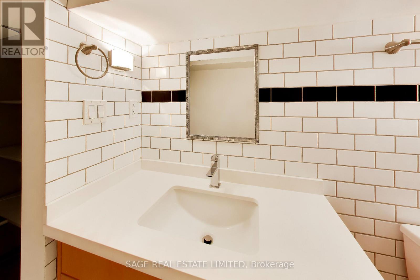 Main - 32 Castleton Avenue, Toronto, Ontario  M6N 3Z5 - Photo 21 - W13873048