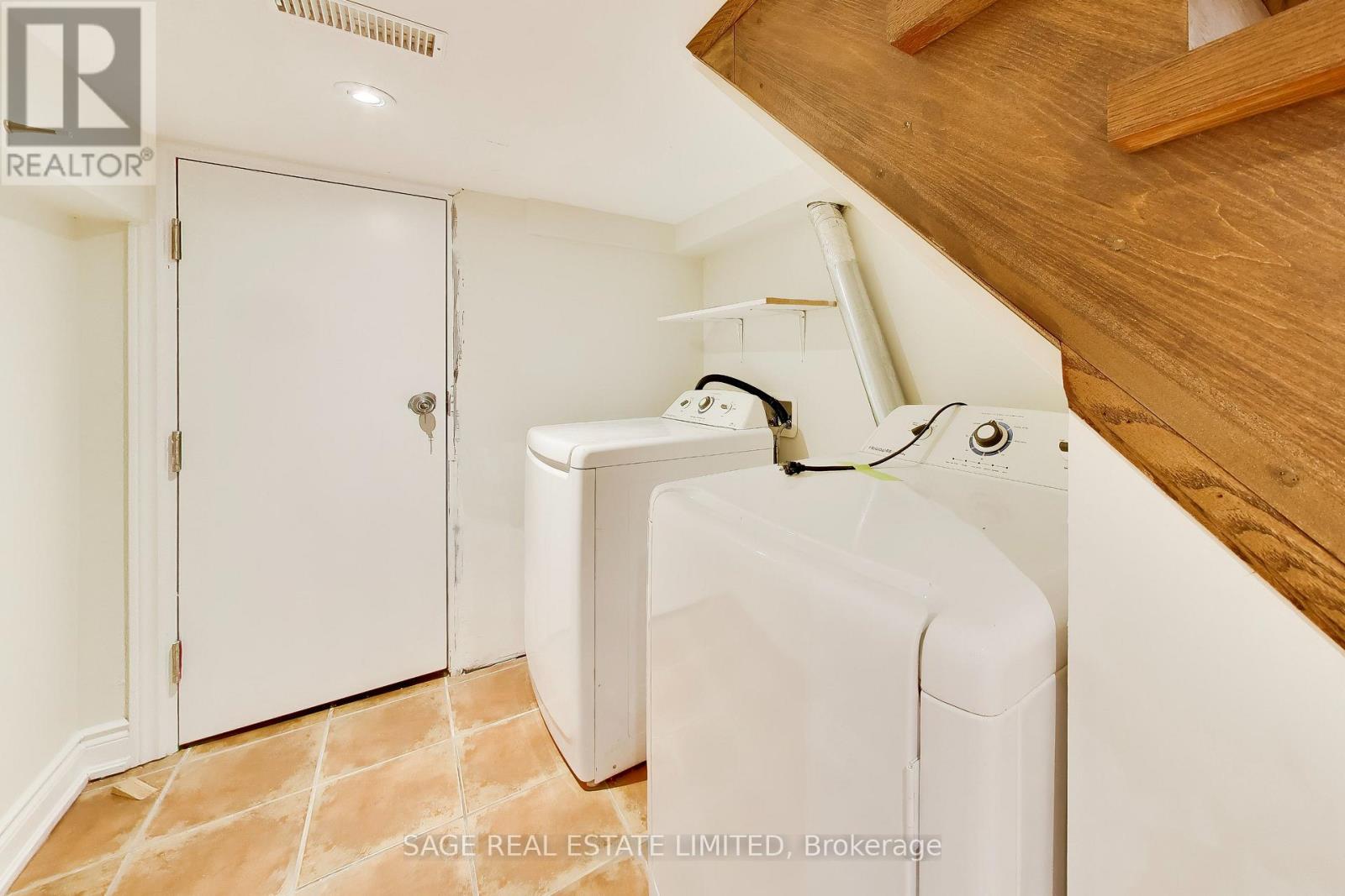 Main - 32 Castleton Avenue, Toronto, Ontario  M6N 3Z5 - Photo 24 - W13873048