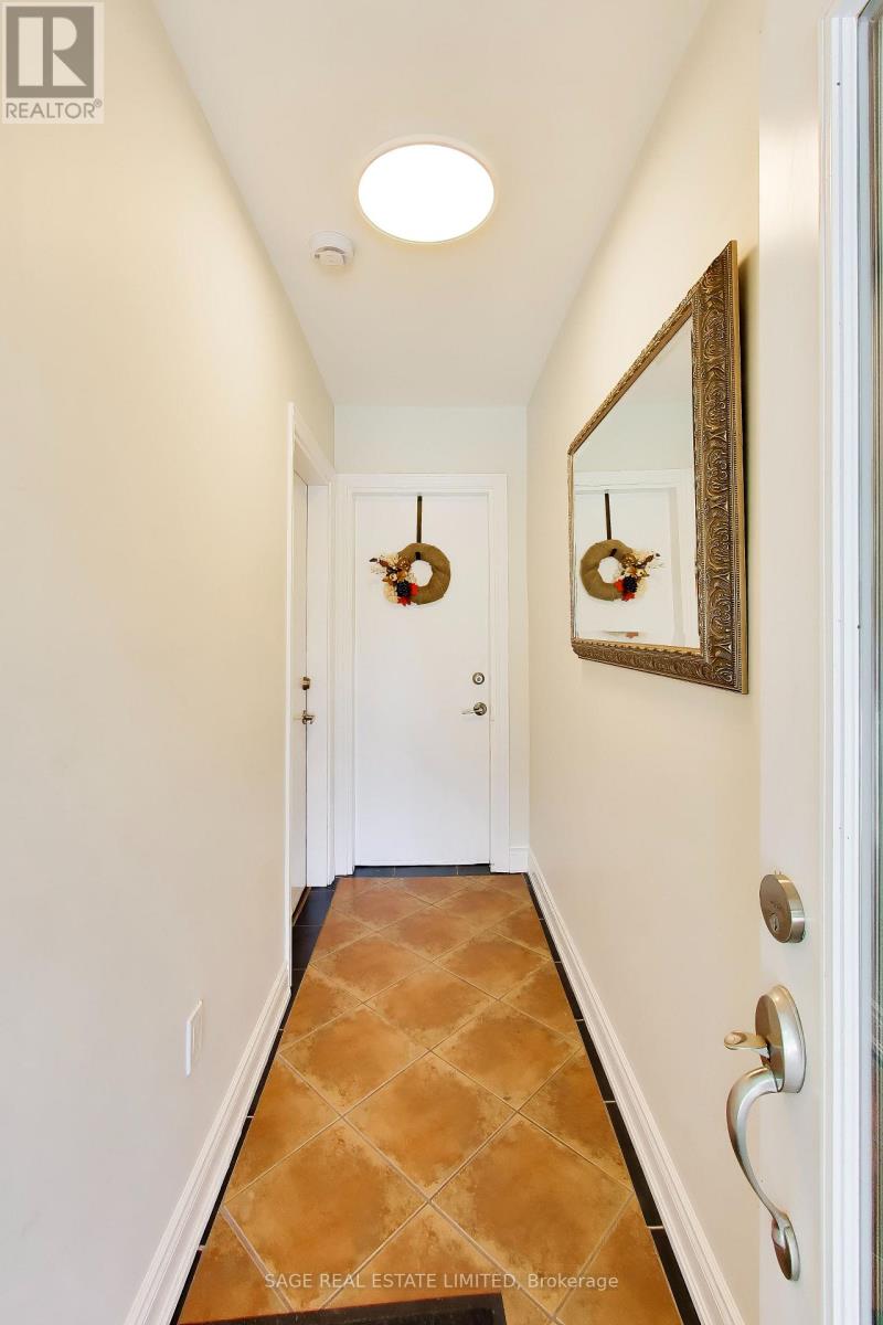 Main - 32 Castleton Avenue, Toronto, Ontario  M6N 3Z5 - Photo 5 - W13873048