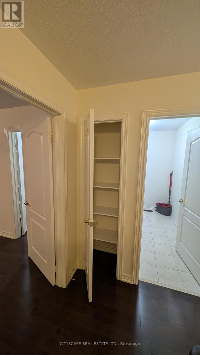 5567 Oscar Peterson Boulevard, Mississauga, Ontario  L5M 0V6 - Photo 20 - W13873058
