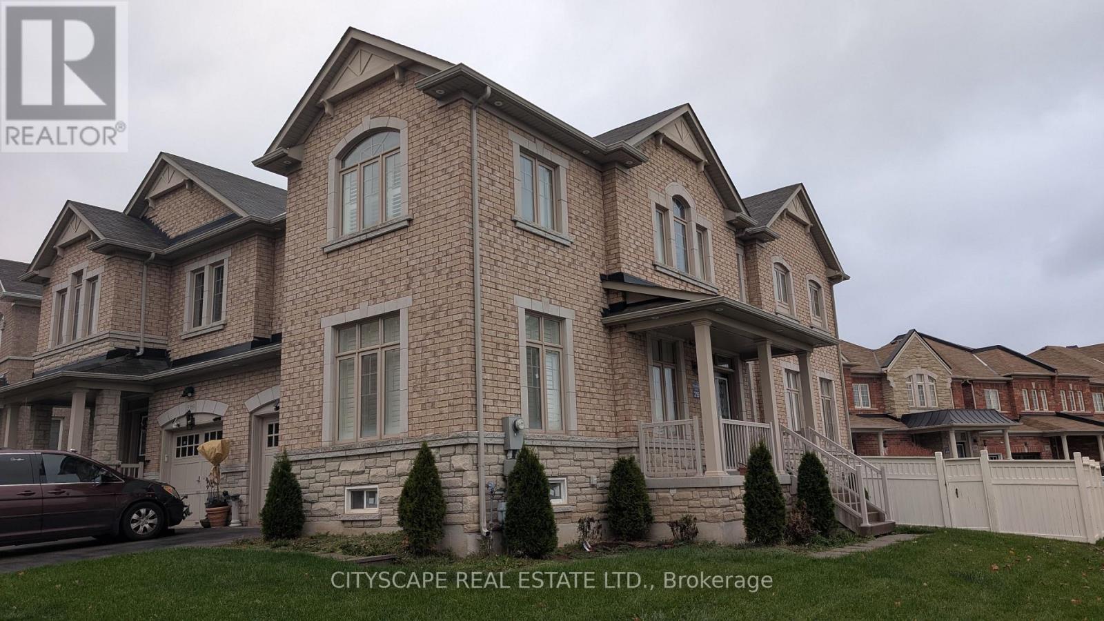 5567 Oscar Peterson Boulevard, Mississauga, Ontario  L5M 0V6 - Photo 3 - W13873058
