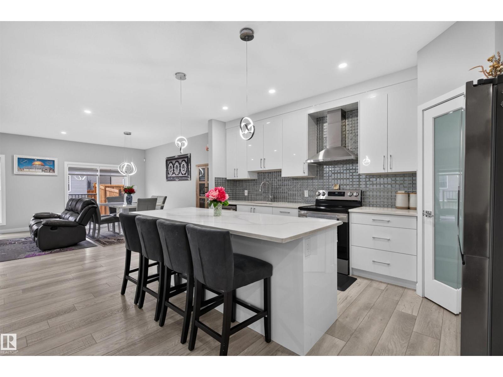 452 ROBERTS CR