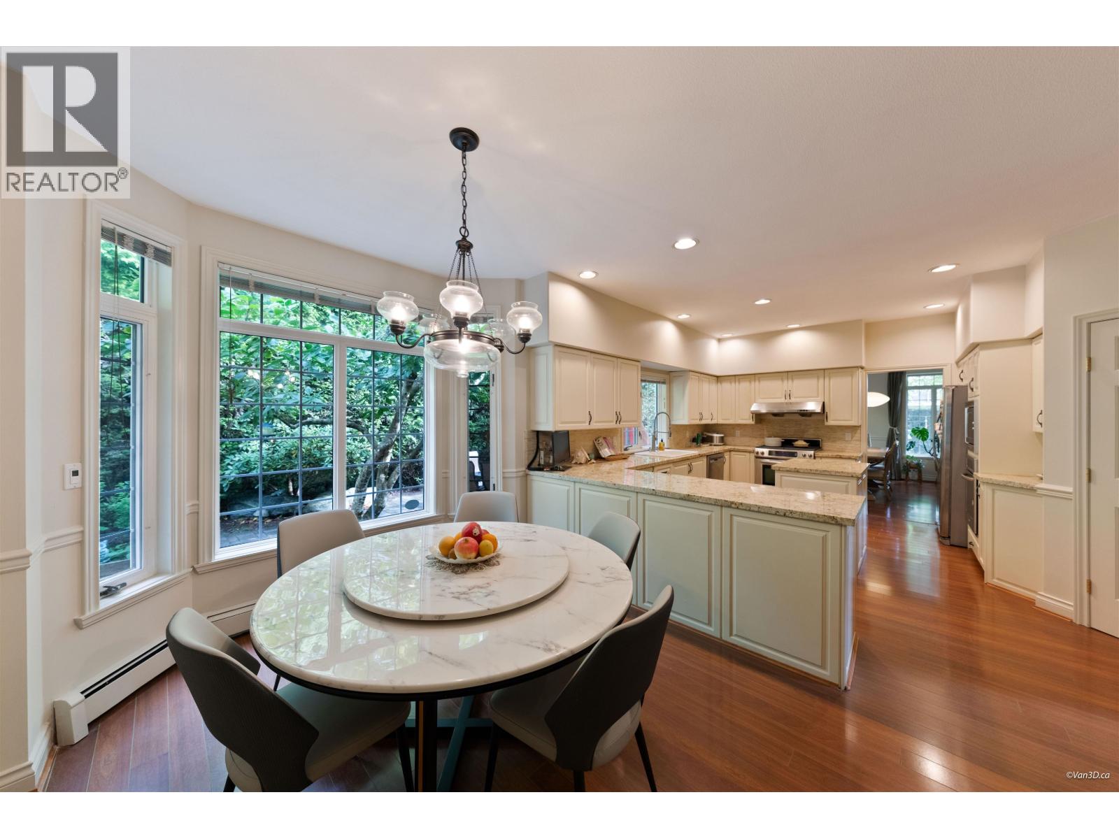 8530 Anglers Place, Vancouver, British Columbia  V6P 6P1 - Photo 11 - R3173125