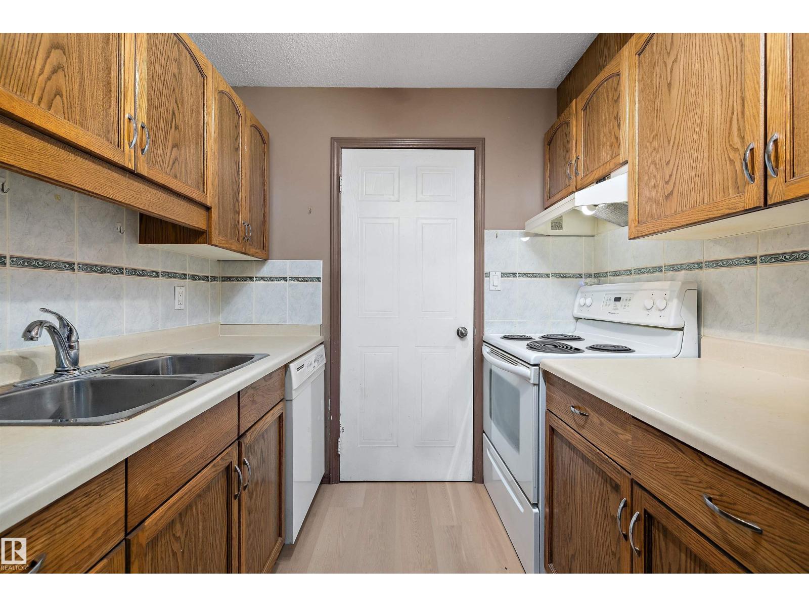 #208 15503 106 ST NW