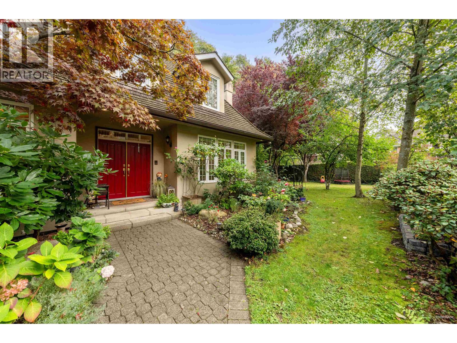 8530 Anglers Place, Vancouver, British Columbia  V6P 6P1 - Photo 1 - R3173125