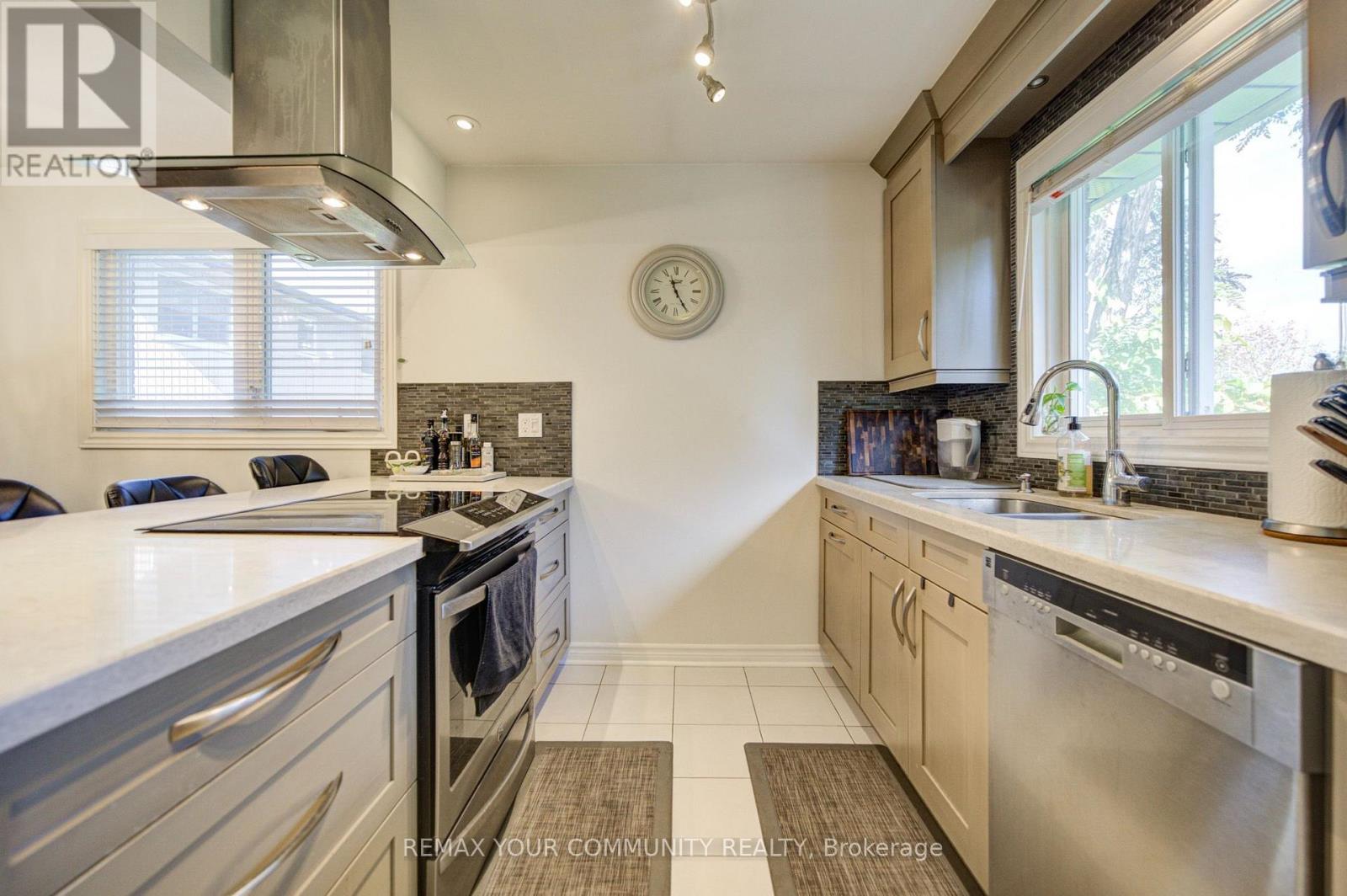 3205 Martins Pine Court, Mississauga, Ontario  L5L 1G2 - Photo 19 - W13870502