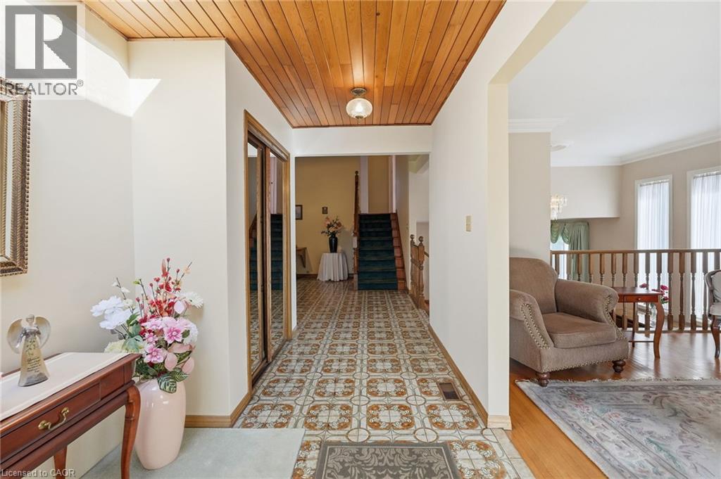 32 San Fernando Drive, Hamilton, Ontario  L9C 2C2 - Photo 8 - 40869520