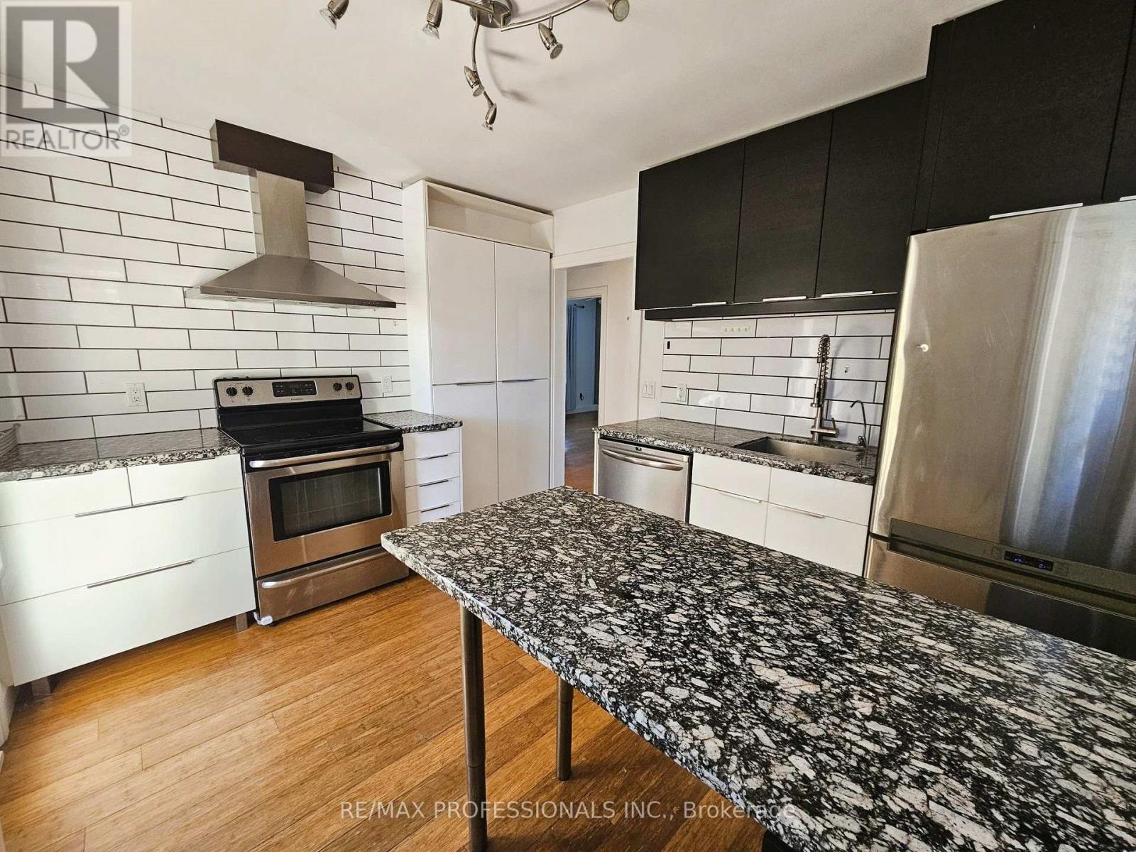 A-Upper - 119 Erb Street E, Waterloo, Ontario  N2J 1M1 - Photo 8 - X13872946