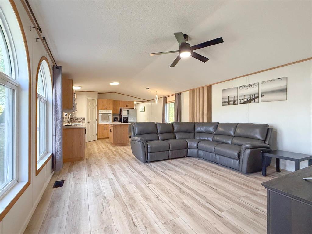 316 Willow Way, Brandon, Manitoba  R7A 7W9 - Photo 8 - 202624681