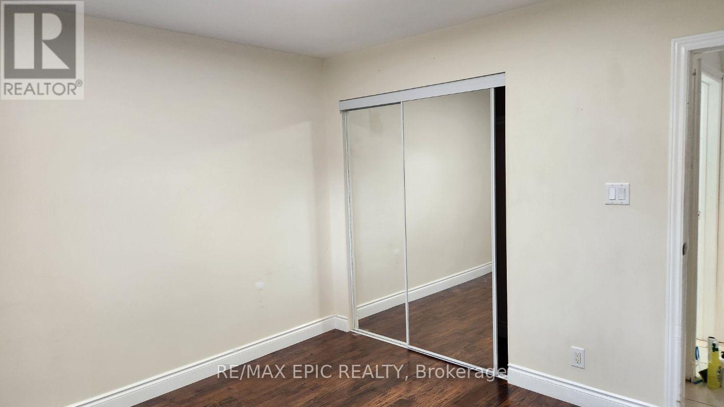 3389 Kelowna Court, Mississauga, Ontario L5C 2E5 - Photo 11 - W13782072