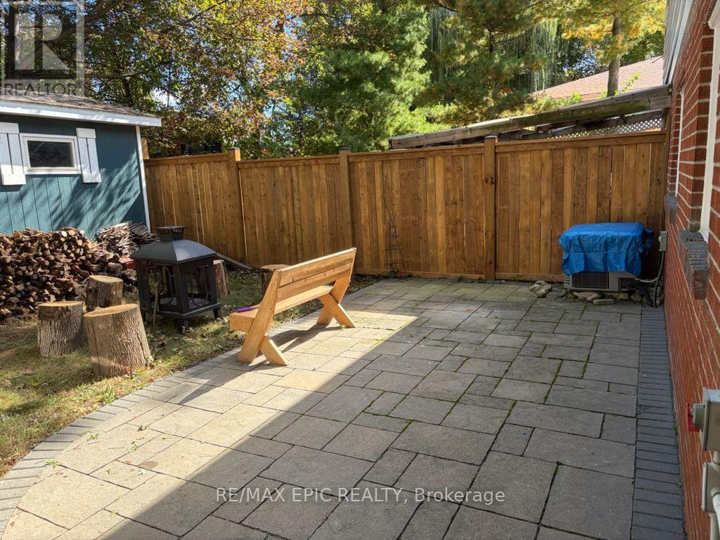3389 Kelowna Court, Mississauga, Ontario L5C 2E5 - Photo 25 - W13782072