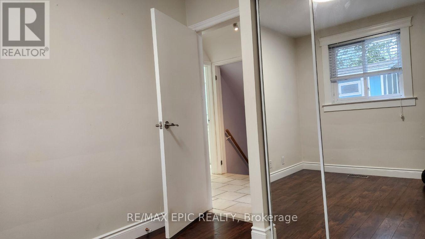 3389 Kelowna Court, Mississauga, Ontario L5C 2E5 - Photo 14 - W13782072