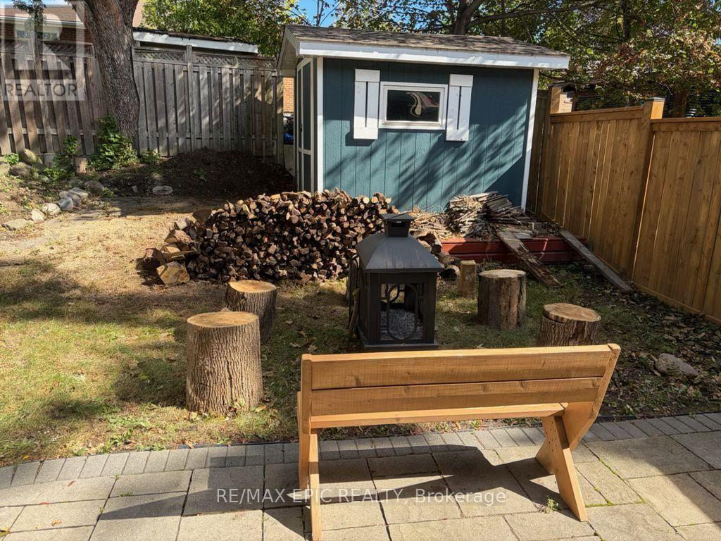 3389 Kelowna Court, Mississauga, Ontario L5C 2E5 - Photo 30 - W13782072