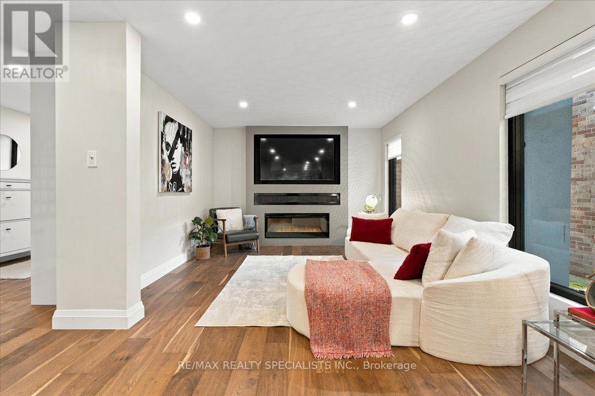 1131 Highgate Place, Mississauga, Ontario  L4W 3H3 - Photo 7 - W13872558