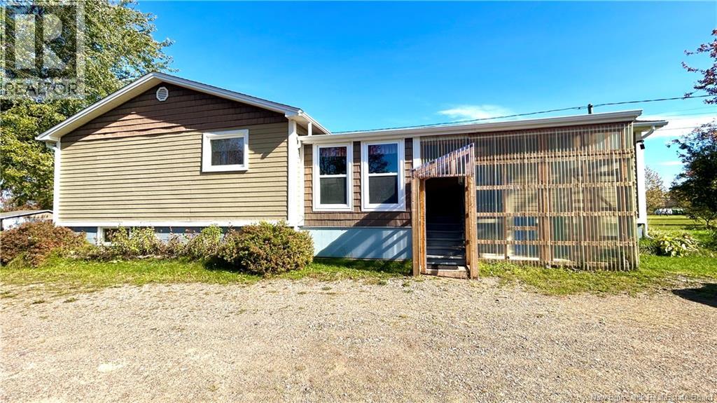 676 St-Pierre O Boulevard, Caraquet, New Brunswick  E1W 1A1 - Photo 6 - NB149204