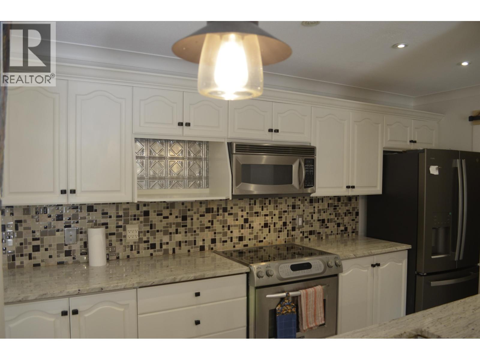 110 3176 Plateau Boulevard, Coquitlam, British Columbia  V3E 3J2 - Photo 2 - R3173353