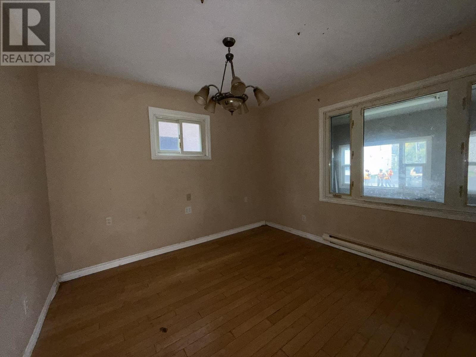 35 Albert ST Sault Ste. Marie Ontario Canada P6A2H7 3