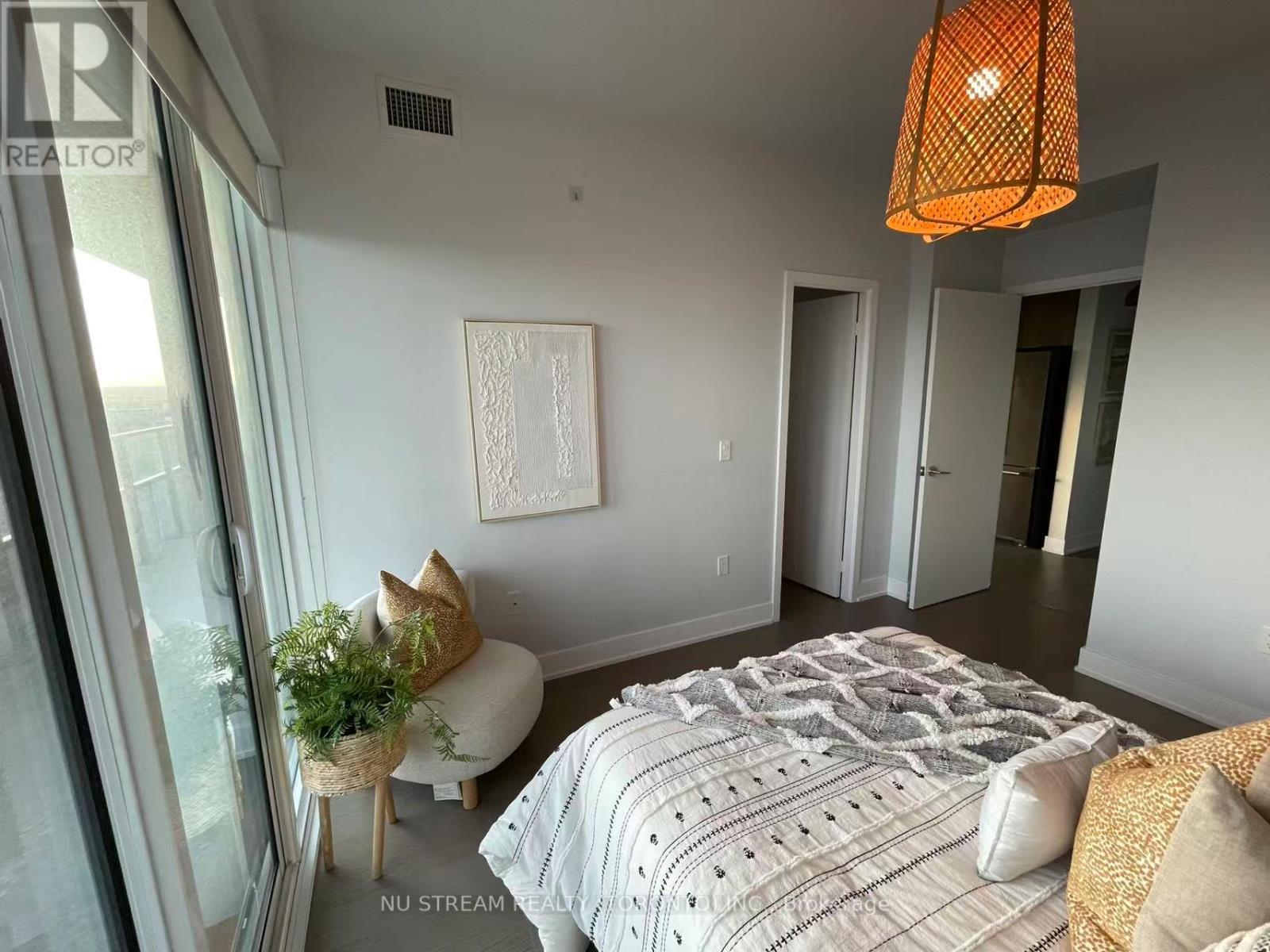 3721 - 30 Shore Breeze Drive, Toronto, Ontario  M8V 0J1 - Photo 11 - W13863978