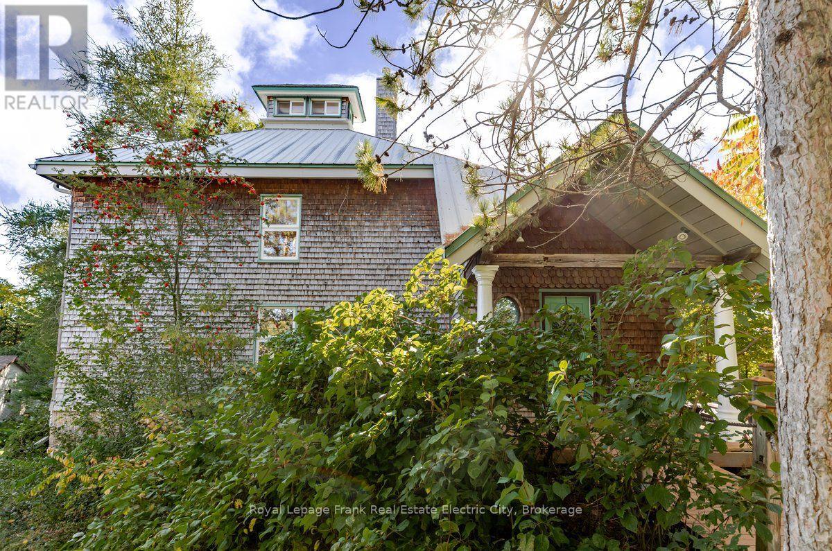 127 SHANAGARRY DRIVE Selwyn Ontario Canada K0L1T0 2