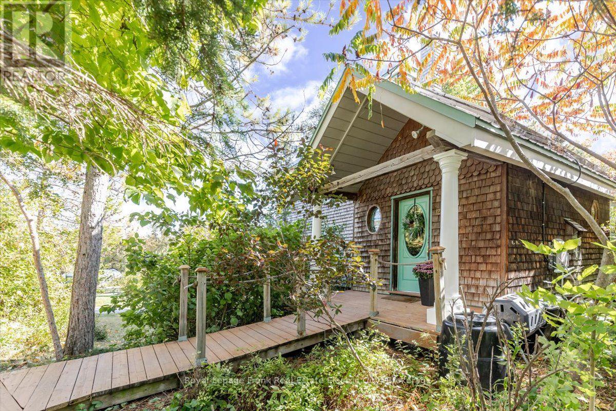 127 SHANAGARRY DRIVE Selwyn Ontario Canada K0L1T0 4