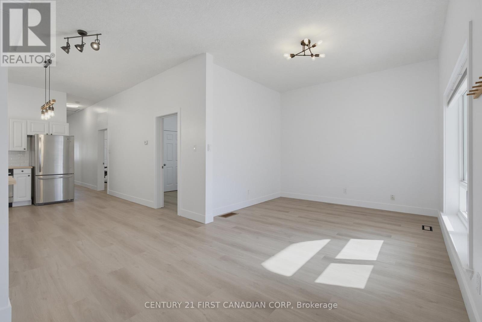 682 Princess Avenue, London East, Ontario  N5W 3M3 - Photo 3 - X13873136