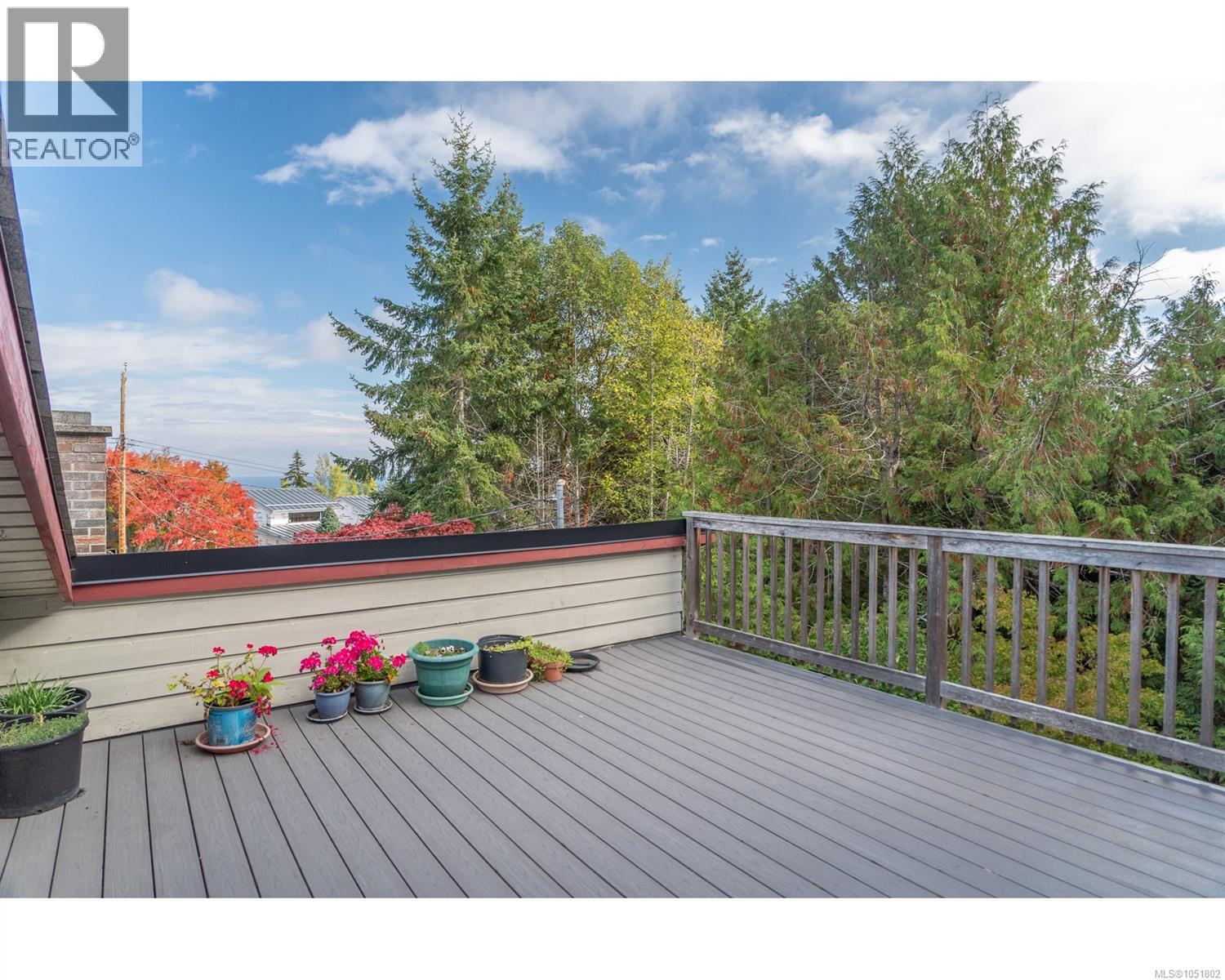 142 SUNNINGDALE Rd W