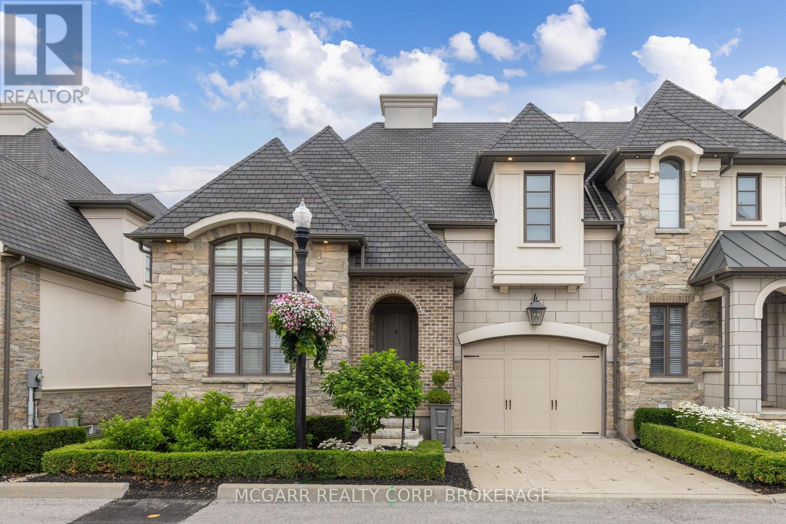 11 Arbourvale Common, St. Catharines (Glendale/glenridge), Ontario  L2T 4C5 - Photo 1 - X13873236