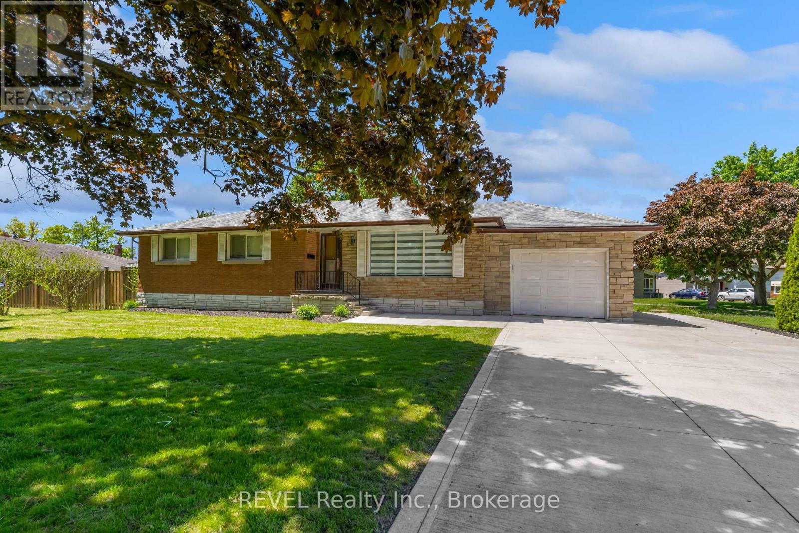 5 Armour Drive, Welland (Prince Charles), Ontario L3C 2N7 - Photo 2 - X13873320