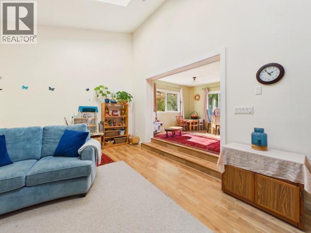 8612 MYRTLE POINT ROAD