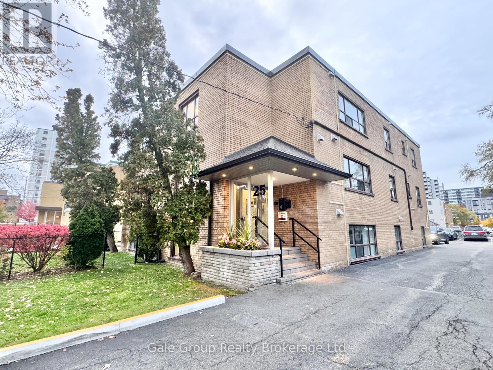 UNIT-6 - 25 PAISLEY BOULEVARD E