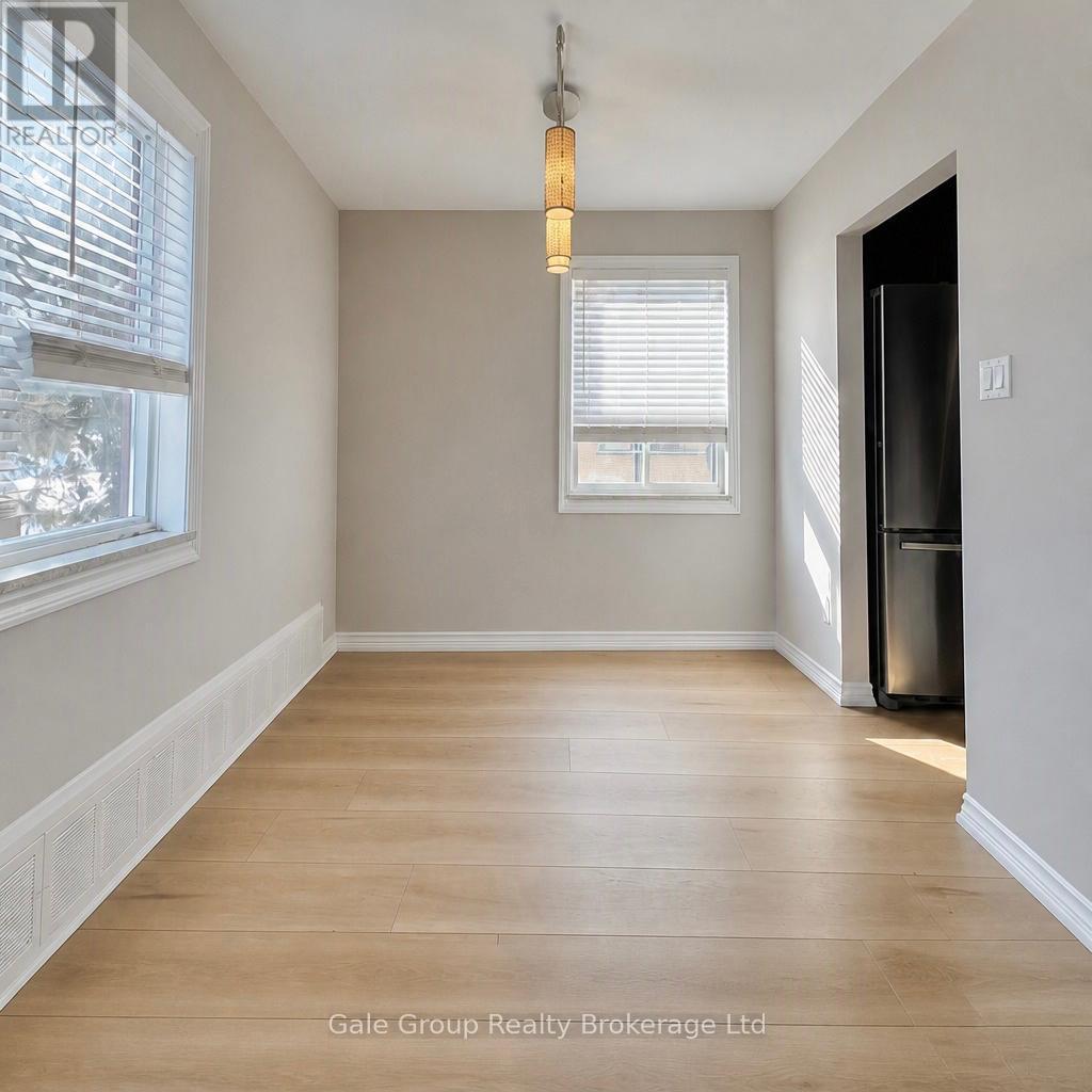 Unit-6 - 25 Paisley Boulevard E, Mississauga, Ontario  L5A 1P3 - Photo 3 - W13873120