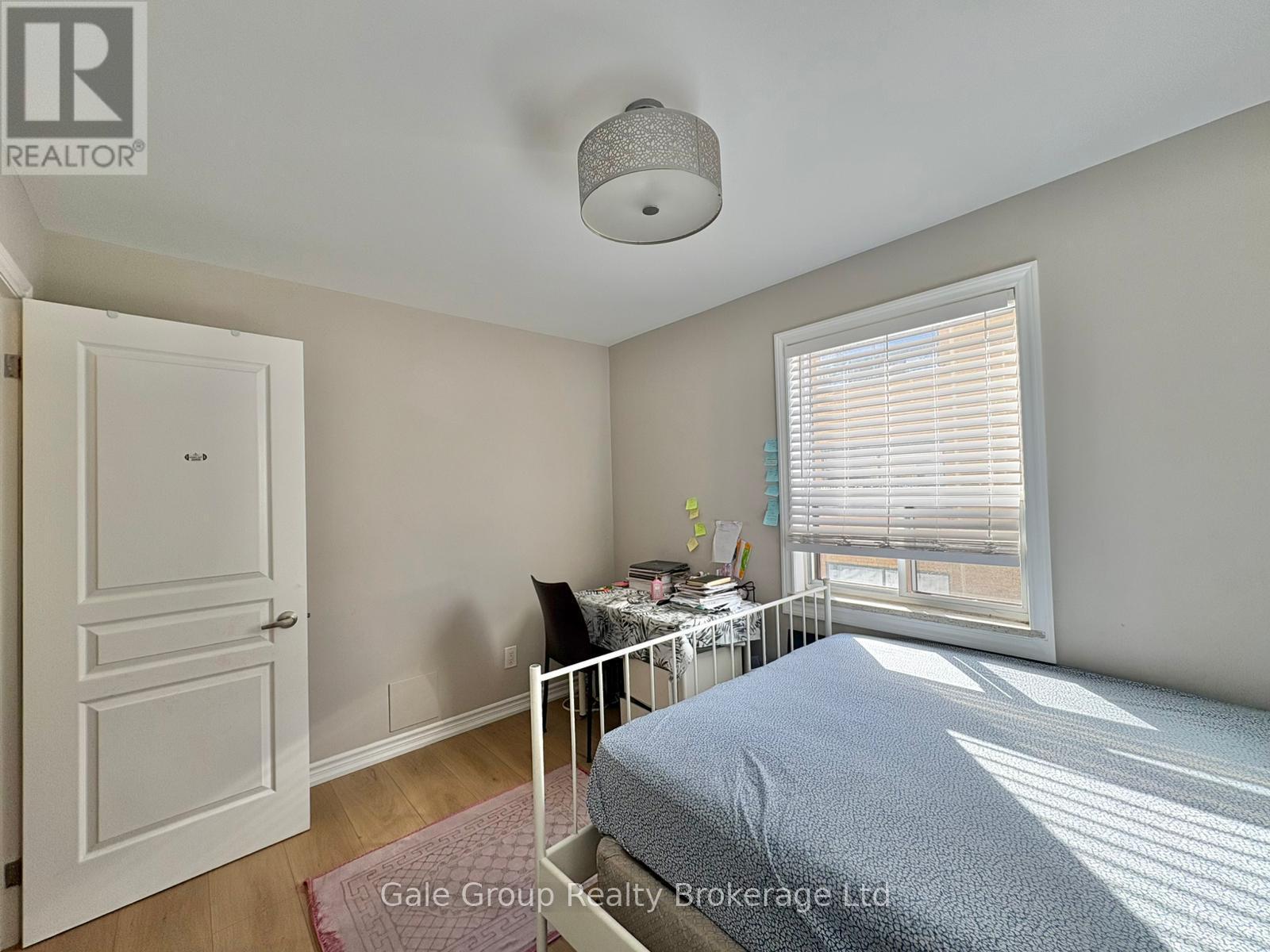 Unit-6 - 25 Paisley Boulevard E, Mississauga, Ontario  L5A 1P3 - Photo 5 - W13873120