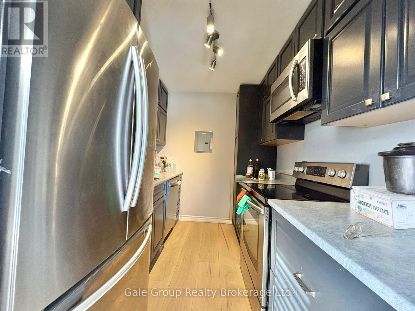 Unit-6 - 25 Paisley Boulevard E, Mississauga, Ontario  L5A 1P3 - Photo 7 - W13873120
