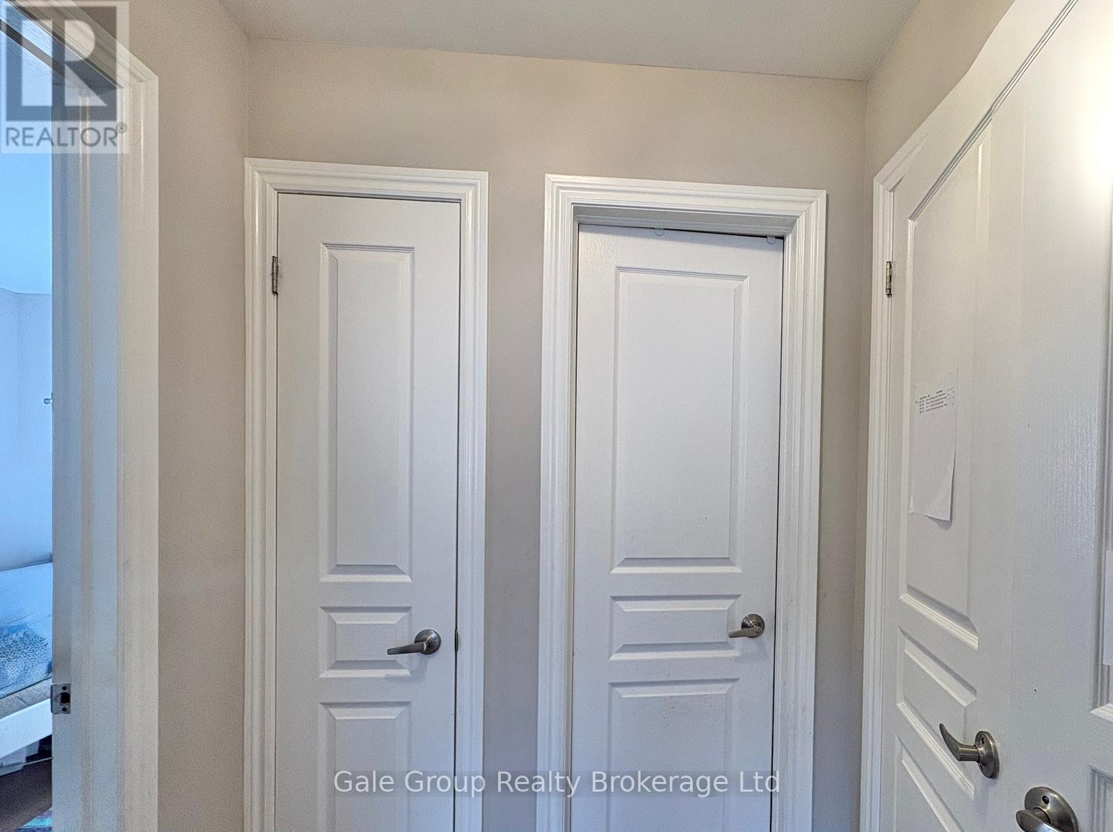 Unit-6 - 25 Paisley Boulevard E, Mississauga, Ontario  L5A 1P3 - Photo 8 - W13873120
