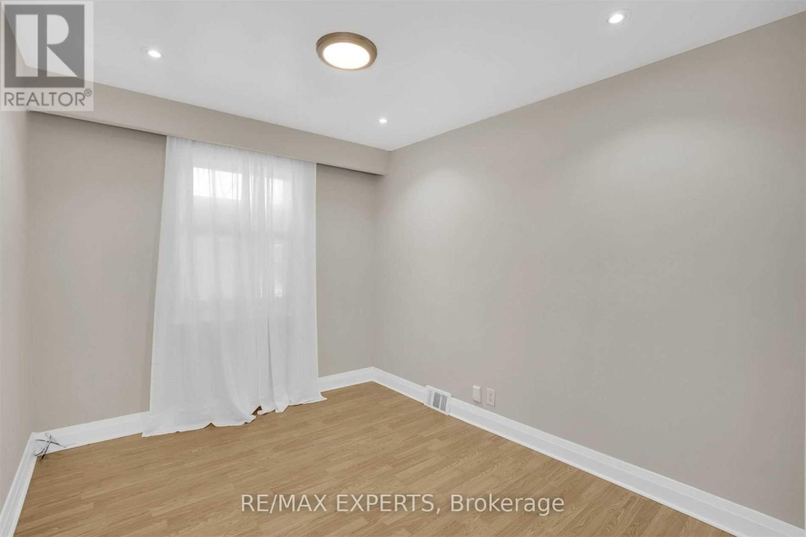 18 Robson Place, Toronto, Ontario  M2R 2Y3 - Photo 18 - C13873112