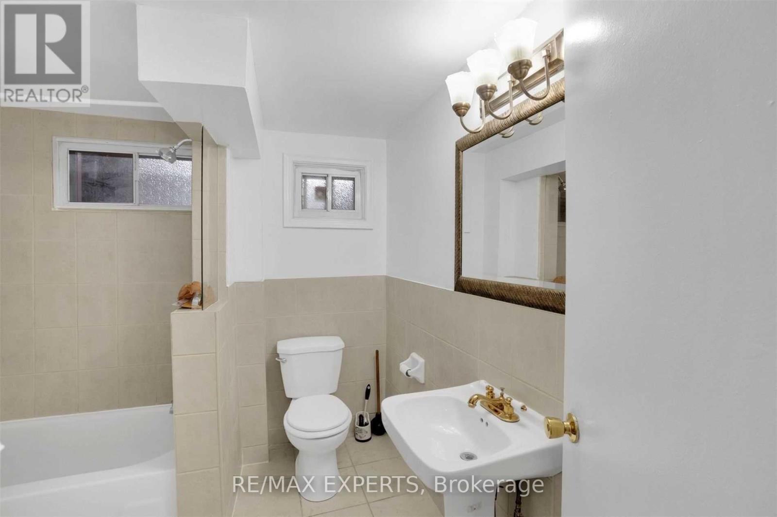 18 Robson Place, Toronto, Ontario  M2R 2Y3 - Photo 21 - C13873112